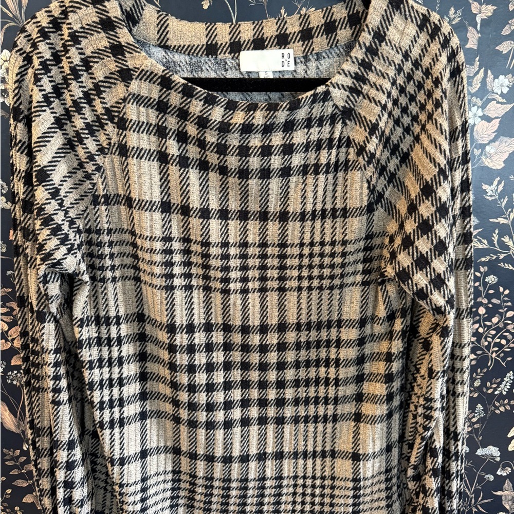 Ro & De Black and Cream Plaid Sweater